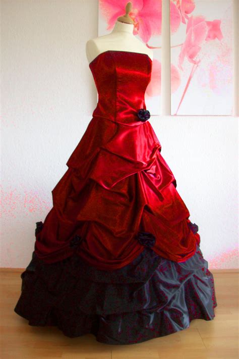 Alibaba.com bietet 41003 brautkleider mit rot produkte an. Romantisches Brautkleid mit Reifrock schwarz und rot ...