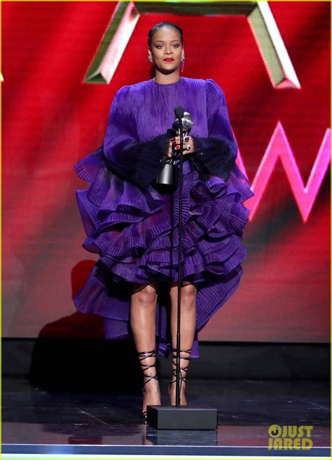 Rihanna Calls For Unity While Accepting Presidents Award At Naacp