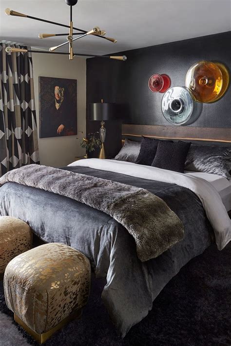 Our Favorite Bedrooms With Dark Color Palettes In 2020 Guest Bedroom Design Home Elle Decor