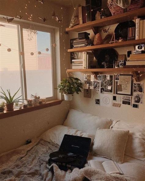 The decoration of a teenage girl's room can also vary greatly. bedroom aesthetic on Tumblr