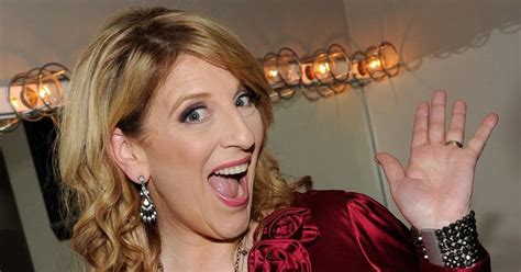 Comedian Lisa Lampanelli Shouts Back At Heckler Who Offered Her To
