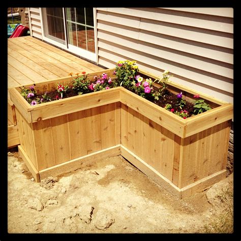 Pin By Kelly Erdmann On Outdoors And Gardening Deck Planters Deck