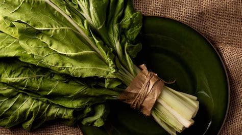 Collard Greens Nutrition Health Benefits And Tips To Add In Diet