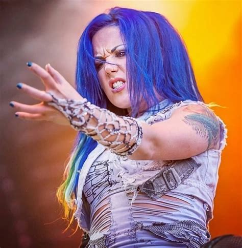 Alissa White Gluz💙 Na Instagramie „i Love It To See Her Blue Hair In