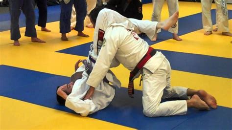 Master Pedro Sauer How To Tap A Black Belt Youtube