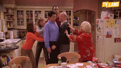 'everybody love raymond' remains on the air in syndication, and this means that romano is still this is precisely what happened with ray romano when everybody loves raymond was still on eventually, the rest of the cast would get sufficient enough raises that they returned back to work to. Remembering Doris Roberts' Best Everybody Loves Raymond ...