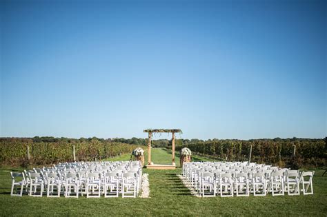 Read Our Wedding Venue Review For The Saltwater Farm Vineyard Vineyard