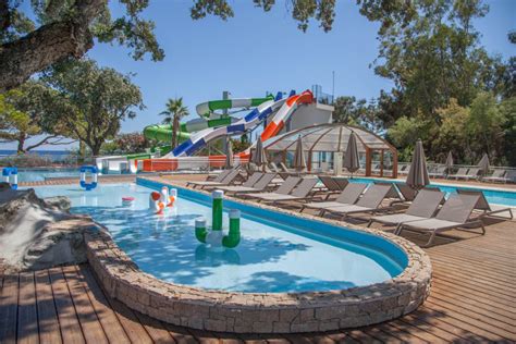 Camping Corse et étoiles avec parc aquatique Campings Luxe