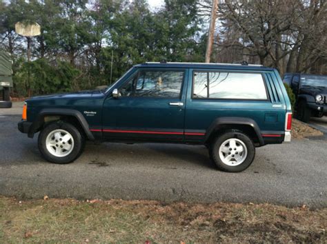 Read reviews, browse our car inventory, and more. 1995 Jeep Cherokee XJ Sport 4x4 2 Door 5 speed manual