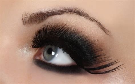 Black Smokey Eye Womens Makeup Black Smokey Eye Dramatic Makeup