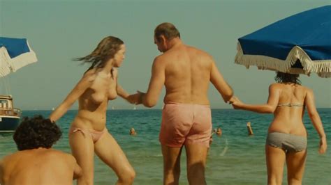 Nude Video Celebs Agnes Soral Nude Un Moment D Garement