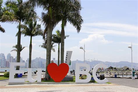 As principais notícias de balneário camboriú, em um portal de notícias relevante e de credibilidade. Inaugurado letreiro turístico em Balneário Camboriú ...
