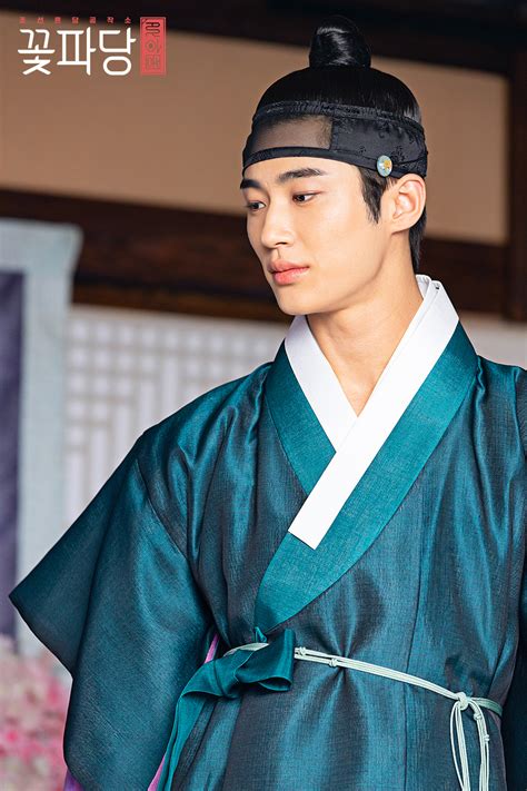 Not all korean guys are handsome, but if you're specifying that do real koreans (not idol) are. Top 10 Most Handsome Actors In Korean Traditional Clothes ...