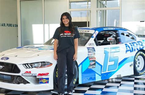 Hailie Deegan Moving Up To Nascar Xfinity Series For 2024 With Am Racing