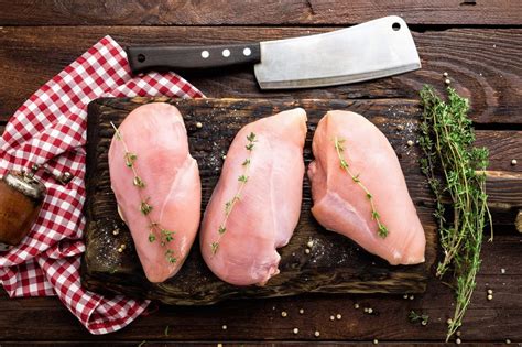 Ayam masak teriyaki juga bisa dimodifikasi dengan mengganti fillet dada ayam dengan ayam suwir. 5 Resep Masakan Ayam Fillet yang Praktis untuk Keluarga