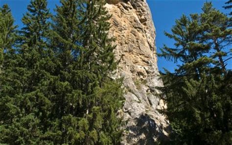 Imagem captada no pico do monolithe de sardières, nos alpes franceses. Le monolithe de Sardières - Maurienne Tourisme