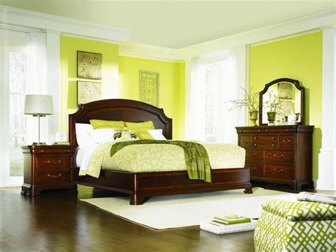 This exquisite collection of bedroom furniture is inspired from a period of prosperity achieved in 19th century england. Legacy Classic Evolution Platform Bedroom Set CODE:UNIV10 ...