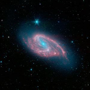 Also called arp 12, it's about 62,000 light years across, smaller than the milky way by a fair margin. Atlas de galaxias peculiares - Wikipedia, la enciclopedia ...