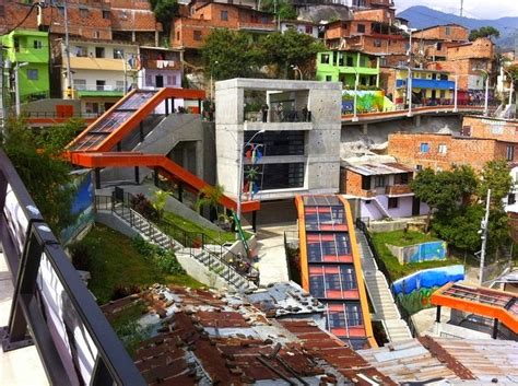 See 501 reviews, articles, and 643 photos of escaleras things to do near escaleras electricas de la comuna 13. A enorme escada rolante ao ar livre de Comuna 13 em Medellin