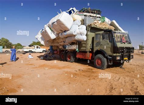 Kufra Hi Res Stock Photography And Images Alamy