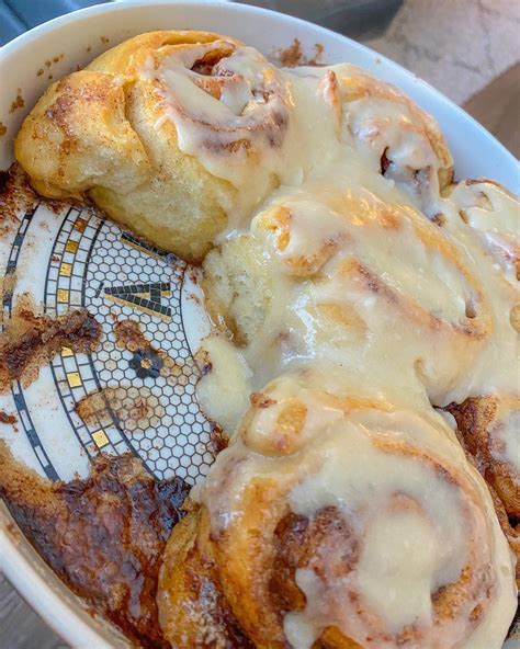 Easy Vegan Cinnamon Rolls With Cream Cheese Icing Peanut Butter And Jilly