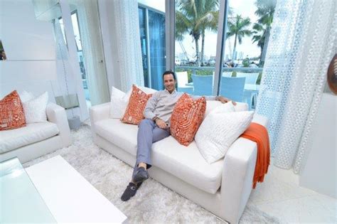 Piloto Hélio Castroneves Compra Apartamento De Luxo Em Miami Luxos E