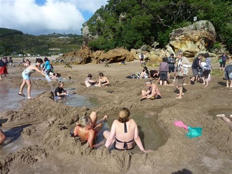 Hot Water Beach Una Playa En Nueva Zelanda Con Agua Caliente