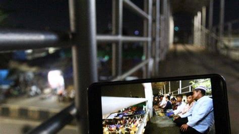 Hukum shalat tarawih sendiri tata cara shalat tarawih di rumah poster dakwah yufid tv. Niat dan Tata Cara Shalat Tarawih Sendiri di Rumah ...