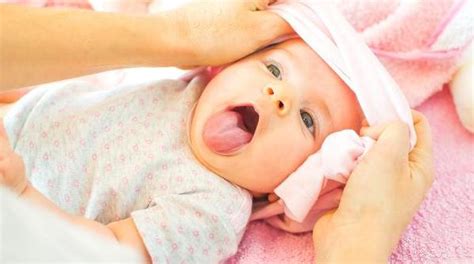 Cara Membersihkan Lidah Bayi Yang Harus Anda Ketahui