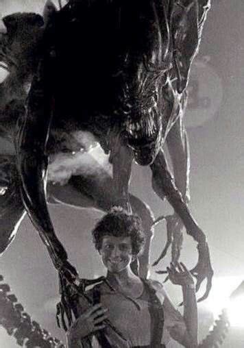 Behind The Scenes On Aliens Sigourney Weaver Posing Aliens Movie