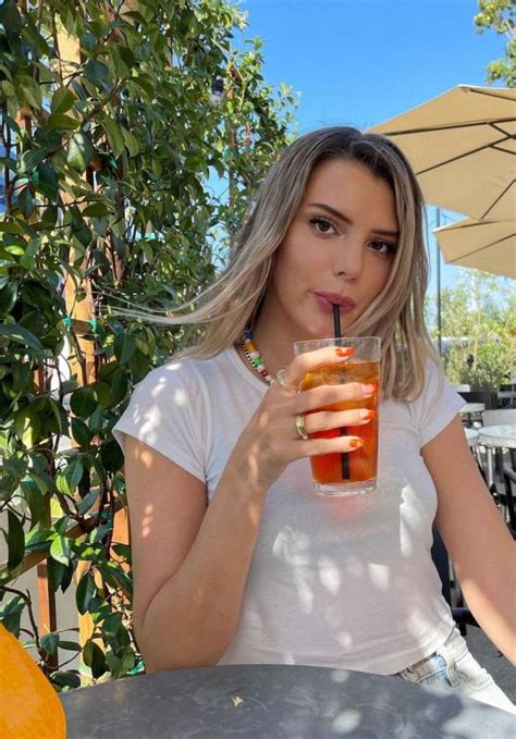 Alissa Violet Style Clothes Outfits And Fashion • Celebmafia