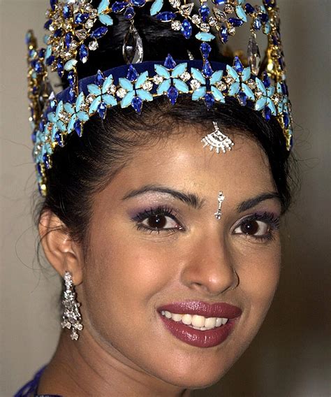 21 Times Priyanka Chopra Proved She S A Beauty Chameleon Priyanka Chopra Priyanka Chopra Hair