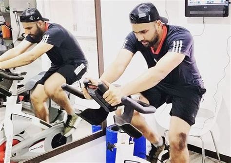 Rohit Sharma Fitness In Hindi शुरू हो रहा है आईपीएल 2020 जीतने के लिए