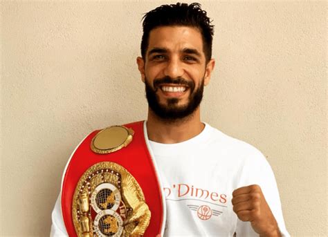 Boxer Billy Dib Won As His Opponent Disqualified After Using Wrestling Punch His Salary And Net