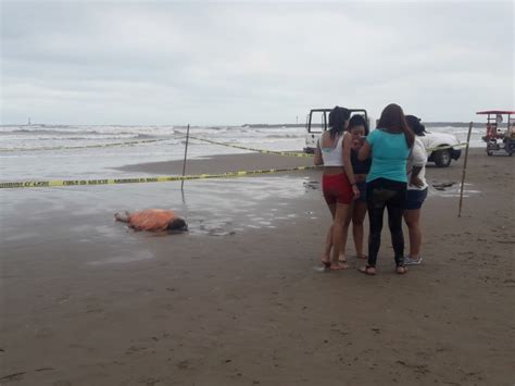 Una mujer murió al ser sometida por policías municipales de tulum, quintana roo, porque presuntamente se encontraba en estado de ebriedad y alterando el orden público. Mujer muere ahogada en playa de Tuxpan - MEGANOTICIAS