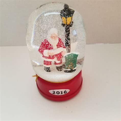 Sleigh Hill Trading Co Christmas Santa Musical Snow Globe 2016 New W