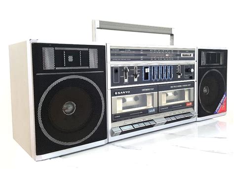 Vintage Sanyo Compo System C35 4 Speakers Fmam Radio Dual Cassette