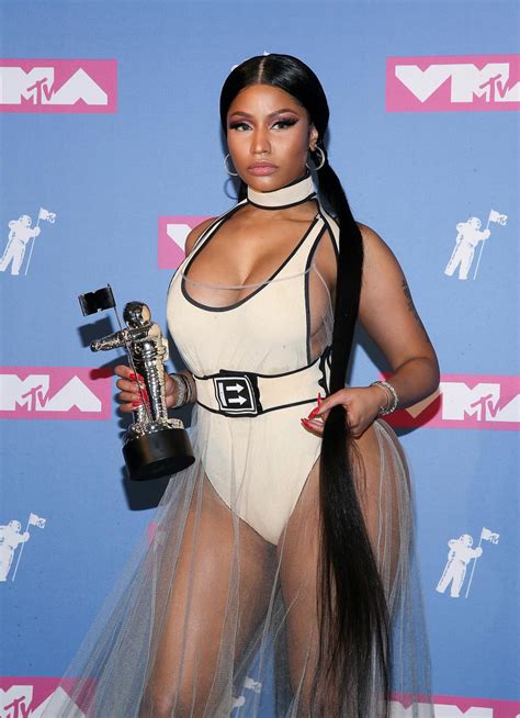 nicki minaj performs at mtv vmas 2022 accepts vanguard award