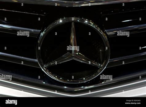 Mercedes Benz Logo Hi Res Stock Photography And Images Alamy