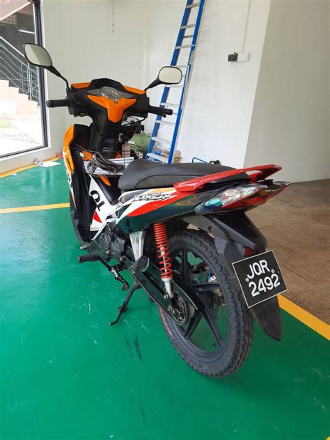 Honda wave dash 110's average market price (msrp) is found to be from $1,200 to $2,750. Honda Wave Dash 110 Repsol - Beli Motor Honda Melalui ...
