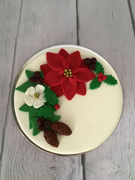 Whichever style you go for, it's sure to be a showstopper. Christmas Wreath Christmas Bundt Cake Decorating Ideas / Christmas Bundt Cake with Icing and ...