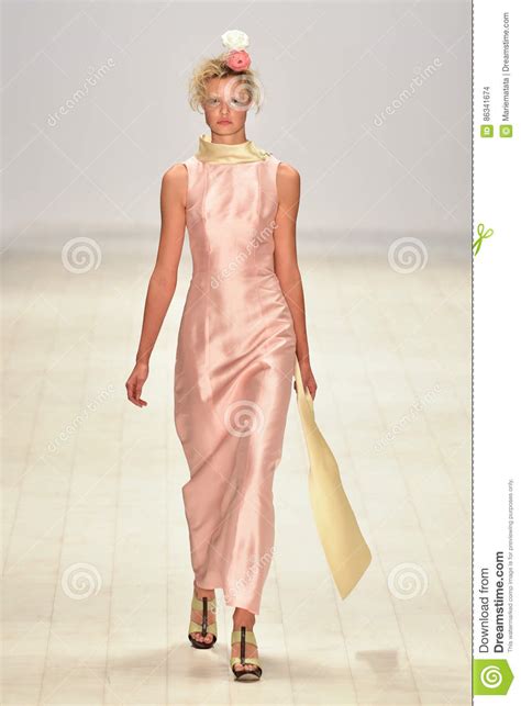 Iva Pfeiffer Fashion Show Editorial Stock Image Image Of Fall 86341674