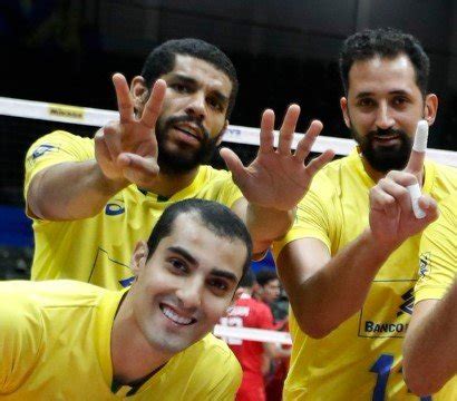 May 30, 2021 · no terceiro confronto pelo campeonato que faz parte do calendário anual da federação internacional de voleibol (fivb, na sigla em inglês), a seleção masculina enfrentou maior equilíbrio nesta primeira semana e saiu vitoriosa. Atletas da seleção de vôlei fazem suposta alusão a ...