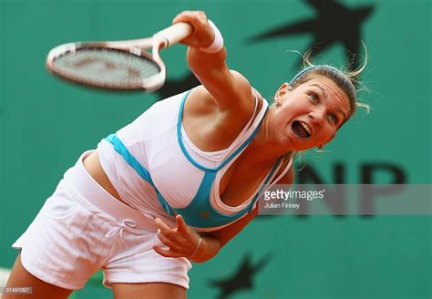 News Photo Simona Halep Of Romania Serves During The Girl S Simona Halep Tennis Tennis