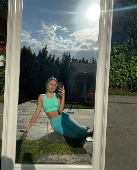 Maddie Ziegler Flaunts Her Toned Tummy In Gorgeous Outdoor Selfies