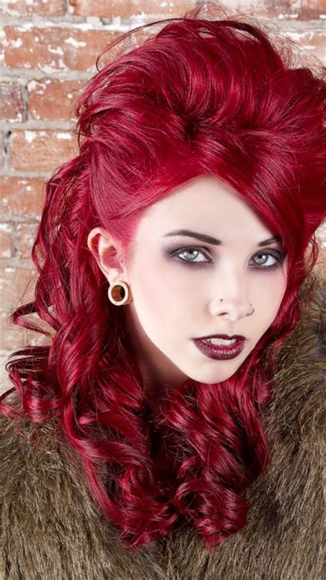 Pin By Eva Loyless On Brazen Redheads Bright Red Hair Hair Styles