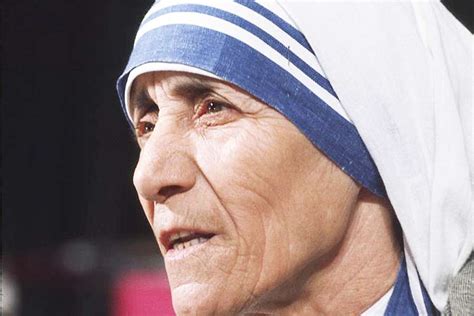 Mothers are women who inhabit or perform the role of thus, dependent on the context, women can be considered mothers by virtue of having given birth. This journalist first told the world about Mother Teresa