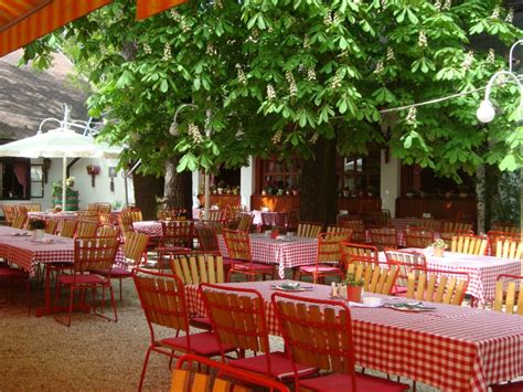 7 Cozy Garden Restaurants In Budapest With Classic