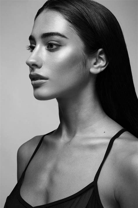 Headshot poses are one of the most important skills for portrait photography. Pin by Alena on work | Model headshots, Studio photography ...
