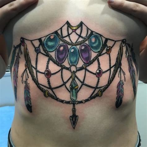 Tatuagem Embaixo Dos Seios 35 Ideias Lindas De Underboob Tattoo Kulturaupice